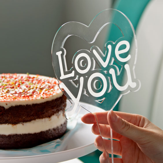 Toppers personalizados para bolos de casamento e aniversário