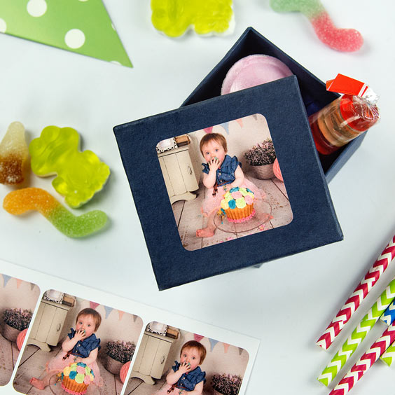 Square labels with photo for birthdays