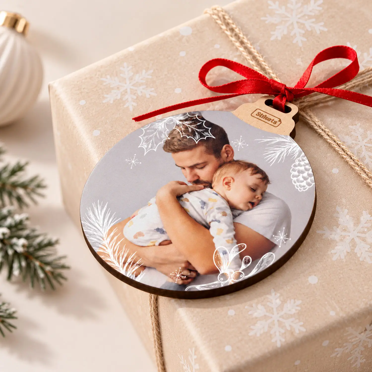 Boule de Noël en bois personnalisée avec photo