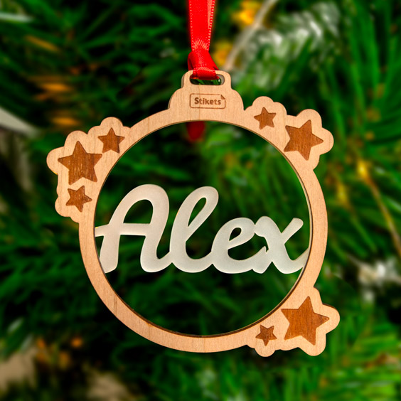 Personalized Christmas bauble with an acrylic name and wooden frame