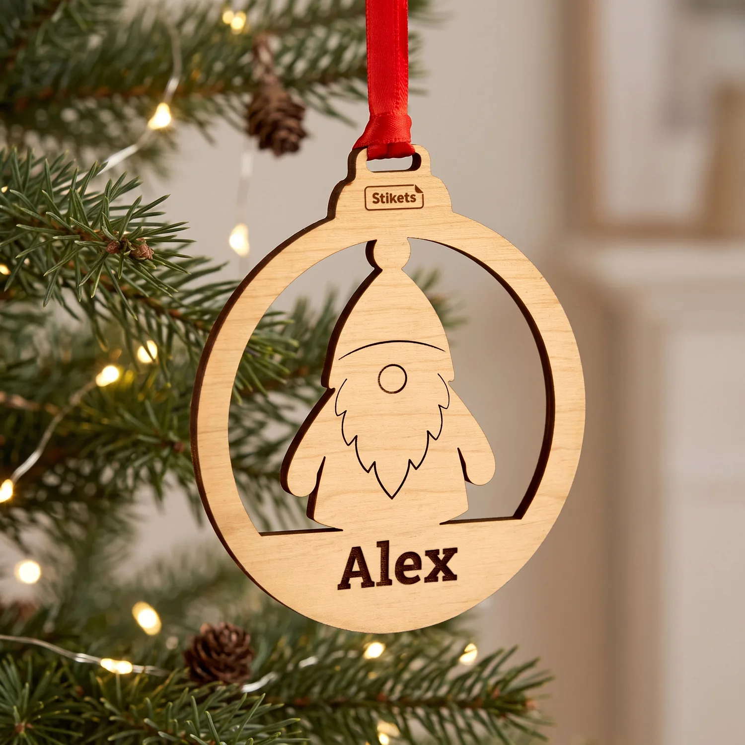 Bolas de Navidad personalizadas de formas de madera con nombre grabado Bolas de Navidad personalizadas de formas de madera con nombre grabado