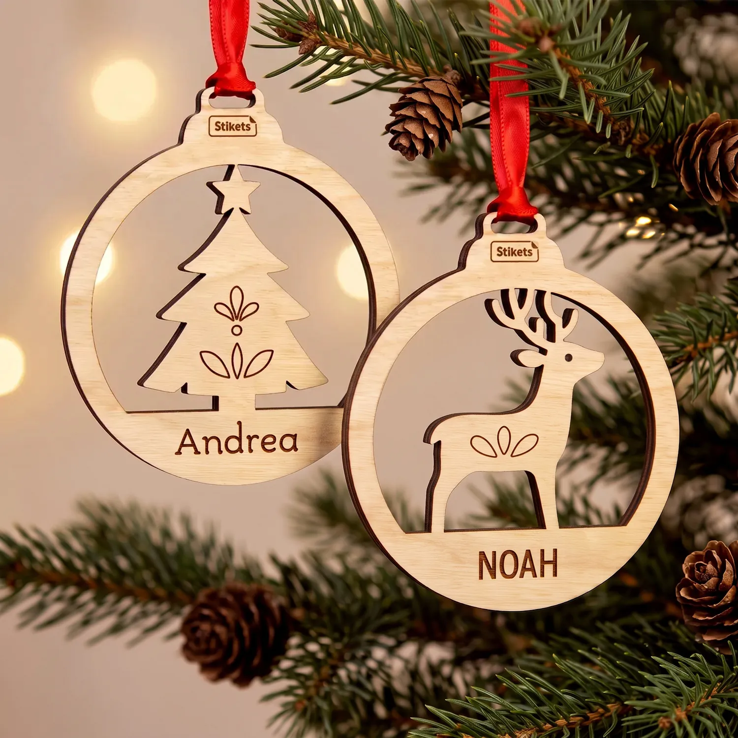 Bolas de Navidad personalizadas de formas de madera con nombre grabado Bolas de Navidad personalizadas de formas de madera con nombre grabado