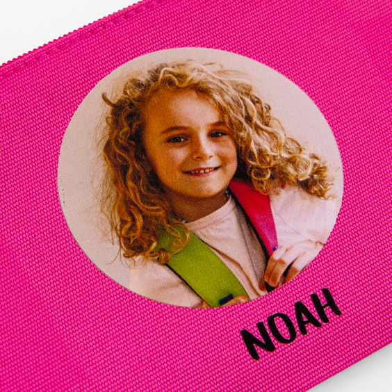 Estuche escolar plano personalizado con foto color fucsia