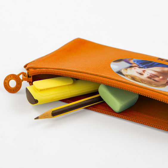 Estuche escolar plano personalizado con foto color naranja