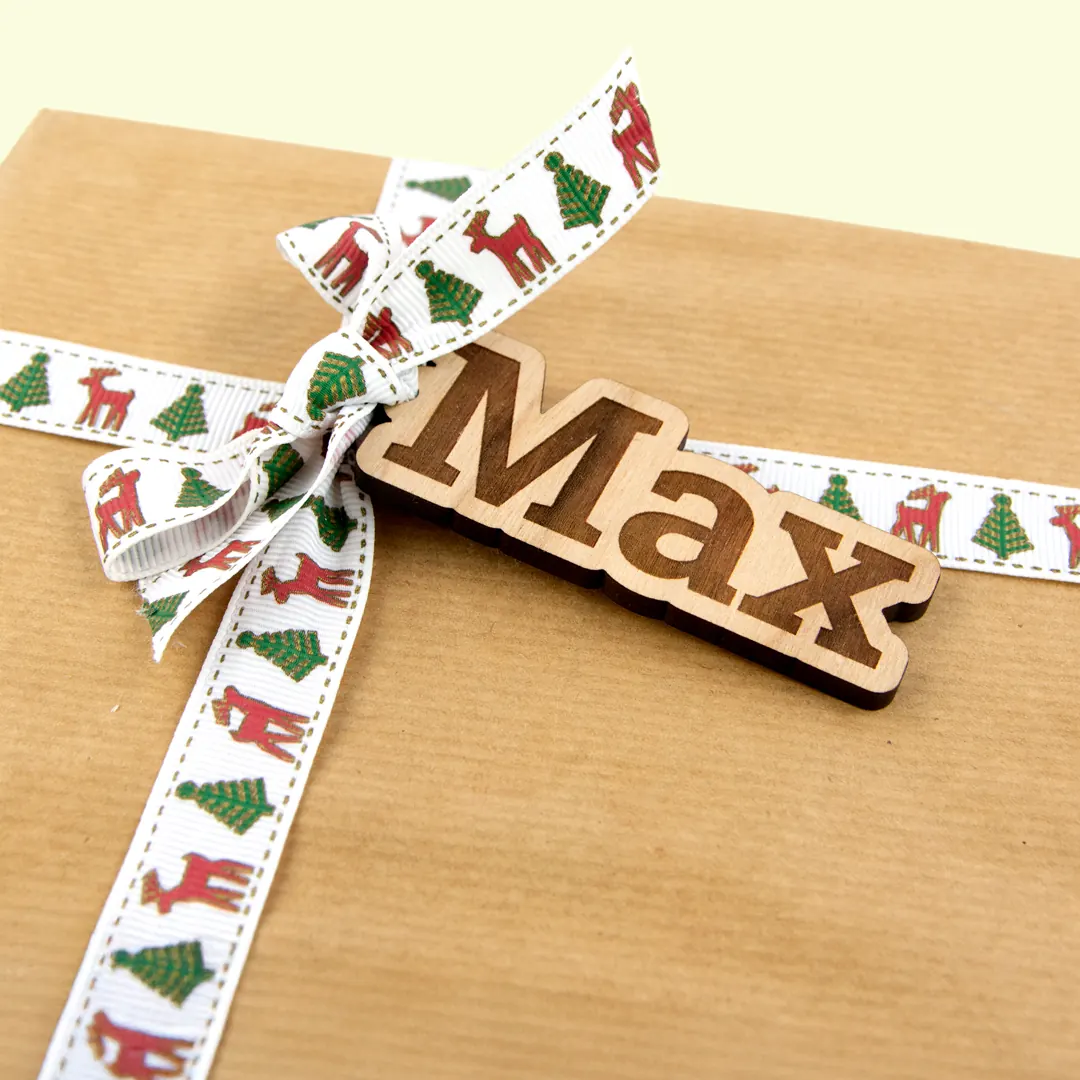 Gepersonaliseerde houten sleutelhanger met naam Gepersonaliseerde houten sleutelhanger met naam