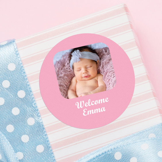 Round stickers with photo and frame for baptism favours