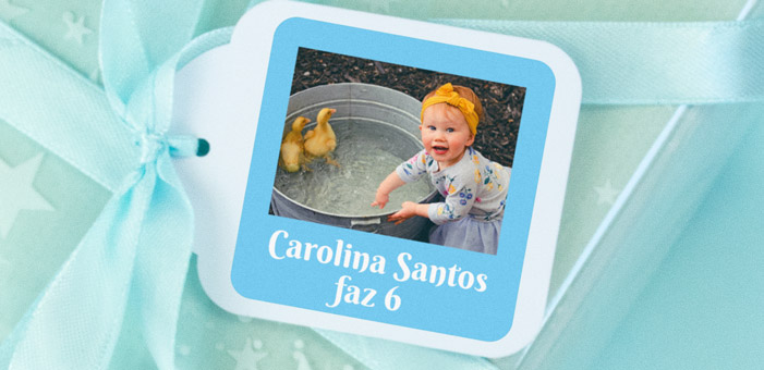 Etiquetas quadradas com foto e moldura para aniversários