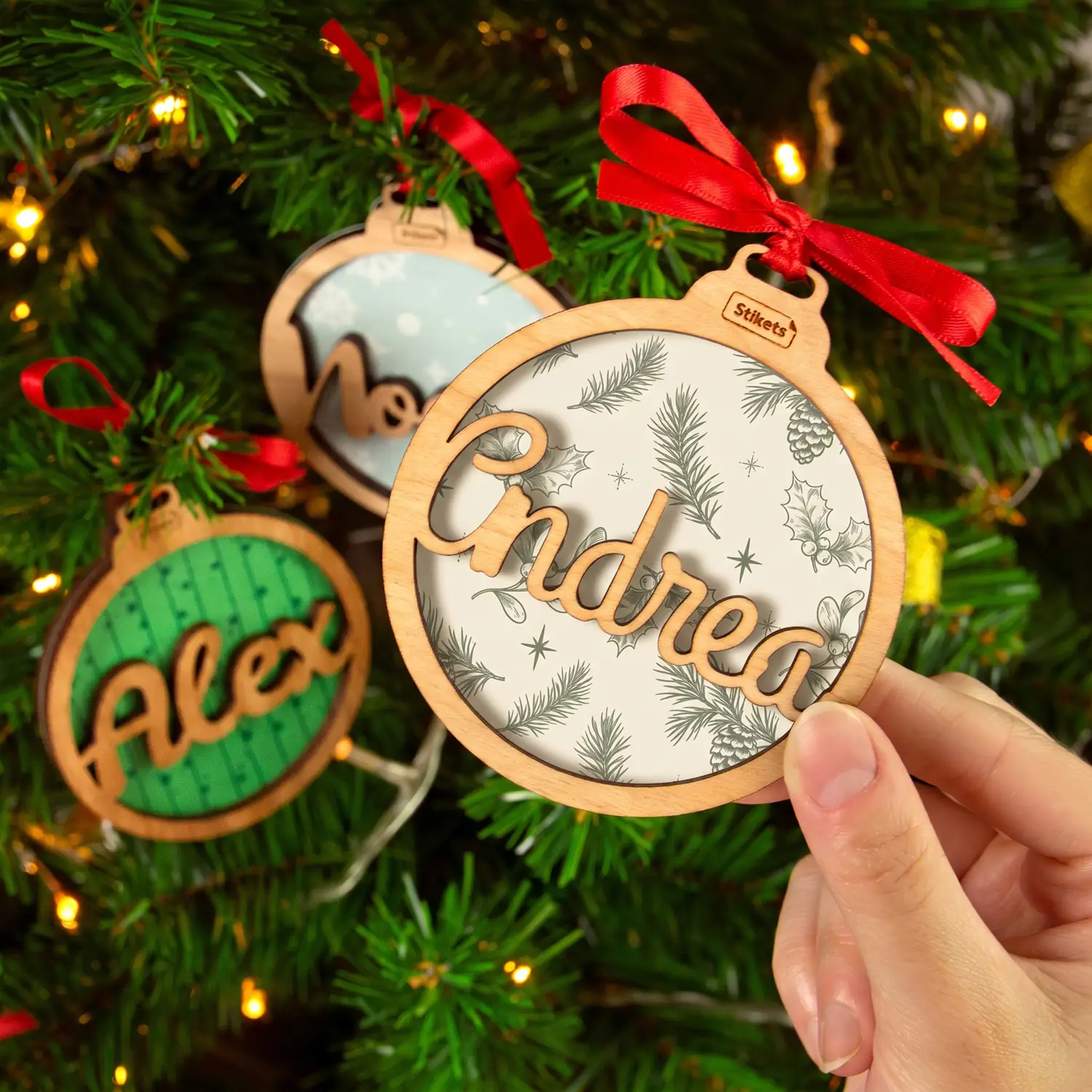 Personalized Christmas Baubles with Colored Background Personalized Christmas Baubles with Colored Background